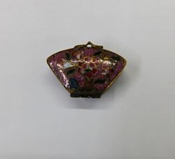 Picture of VINTAGE PURPLE FLORAL ENAMELED CLOISONNE MINI PILL BOX BRASS 1.5" 18.6G