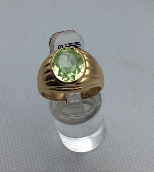 Picture of 10kt yellow gold ring with oval light green stone size 9 5.9 gr 819233-1 